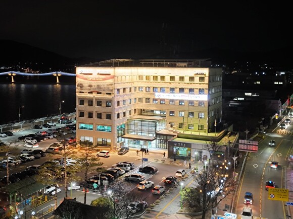 

<figure>” /><figcaption>
<figure></figcaption></figure>
</div>
		</article>
		<!-- 기사뷰 뉴스 하단 AD -->
		<article class=