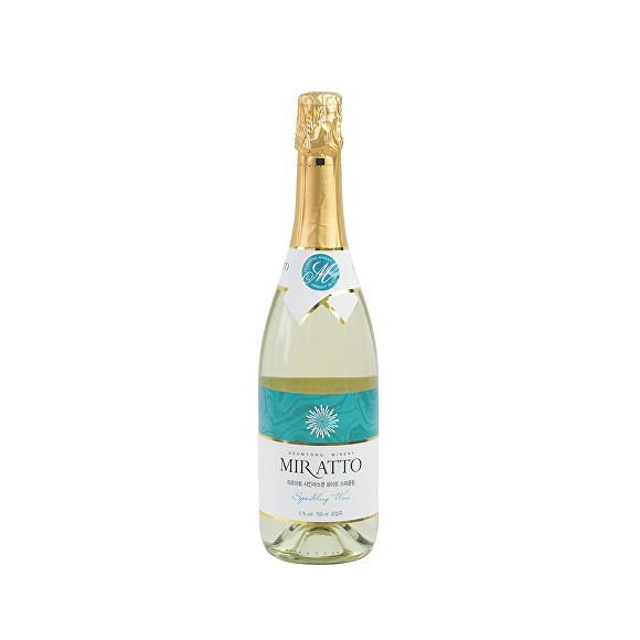 &nbsp;  Mirato Shine Muscat Sparkling, winner of the \'Best of 2026\' at the Korea Liquor Awards. [Photo=Yeongdong County]