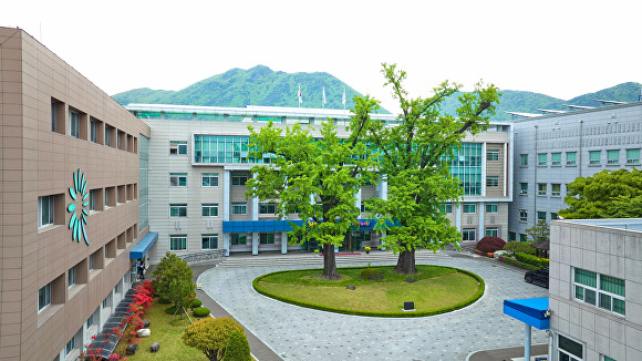 

<figure>” /><figcaption>
<figure></figcaption></figure>
<p>今月18日から20日の3日間、화순팜（ファスンファム）では、한우 등심200g（定価2万5000ウォン（約2,660円））を53%引きの1万1750ウォン（約1,250円）で販売する特別割引を実施する。</p>
<p>該当商品は화순팜（ファスンファム）のホームページから購入できる。</p>
<p>アン・ジンファン農村活力課長は「今後も多様な割引や特典を用意し、来たる第8回 화순 난 名品博覧会にも多くの関心を寄せてほしい」と述べた。</p>
</div>
		</article>
		<!-- 기사뷰 뉴스 하단 AD -->
		<article class=