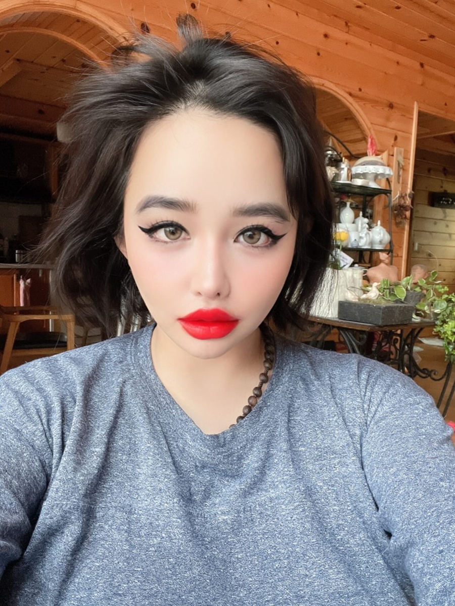 사진: 박봄 인스타그램