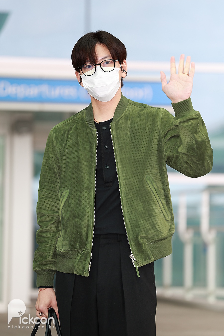 지창욱 공항패션 / 사진: 픽콘DB 