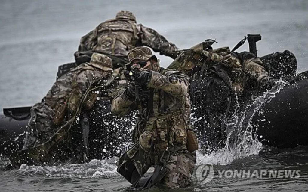 &nbsp;  Naval Special Warfare Group operators (UDT/SEAL) / Source: Yonhap News Agency