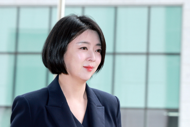 ▲국민의힘 배현진 의원이 서울 양천구 서울남부지방법원에서 열린 당 중앙윤리위원회의 당원권 정지 1년 처분 효력 정지 가처분 신청 사건 심문 기일에 출석하고 있다. ⓒ연합뉴스