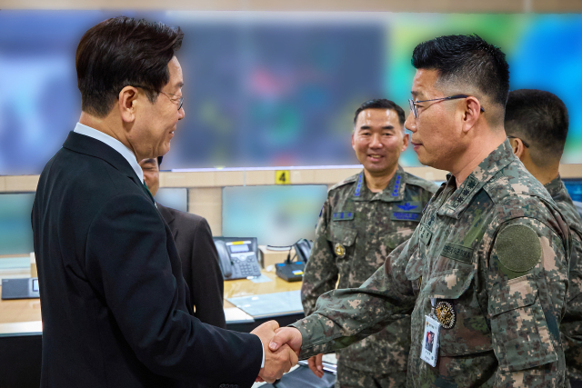 

<figure>” /><figcaption>
<figure></figcaption></figure>
</div>
</div>
		</article>
		<!-- 기사뷰 뉴스 하단 AD -->
		<article class=