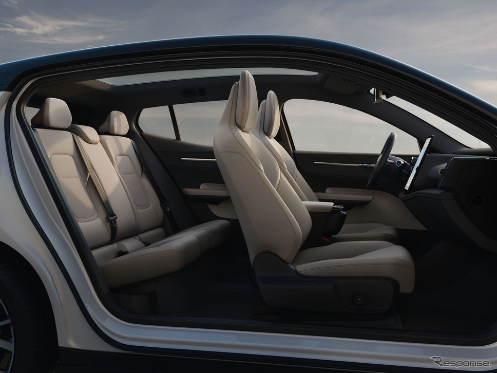 Free V2L For Everyone! Volvo Unlocks The EX30 Power Grid To Charge Your ...