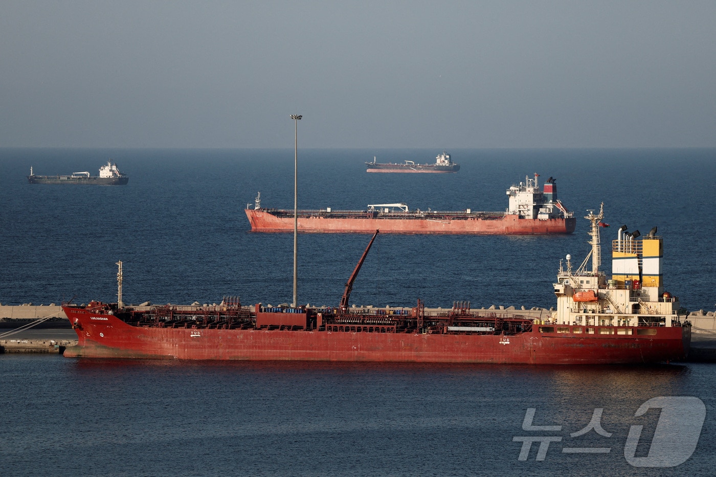&nbsp;  Iran discusses Hormuz passage with eight countries on condition of yuan-denominated oil trades / News1