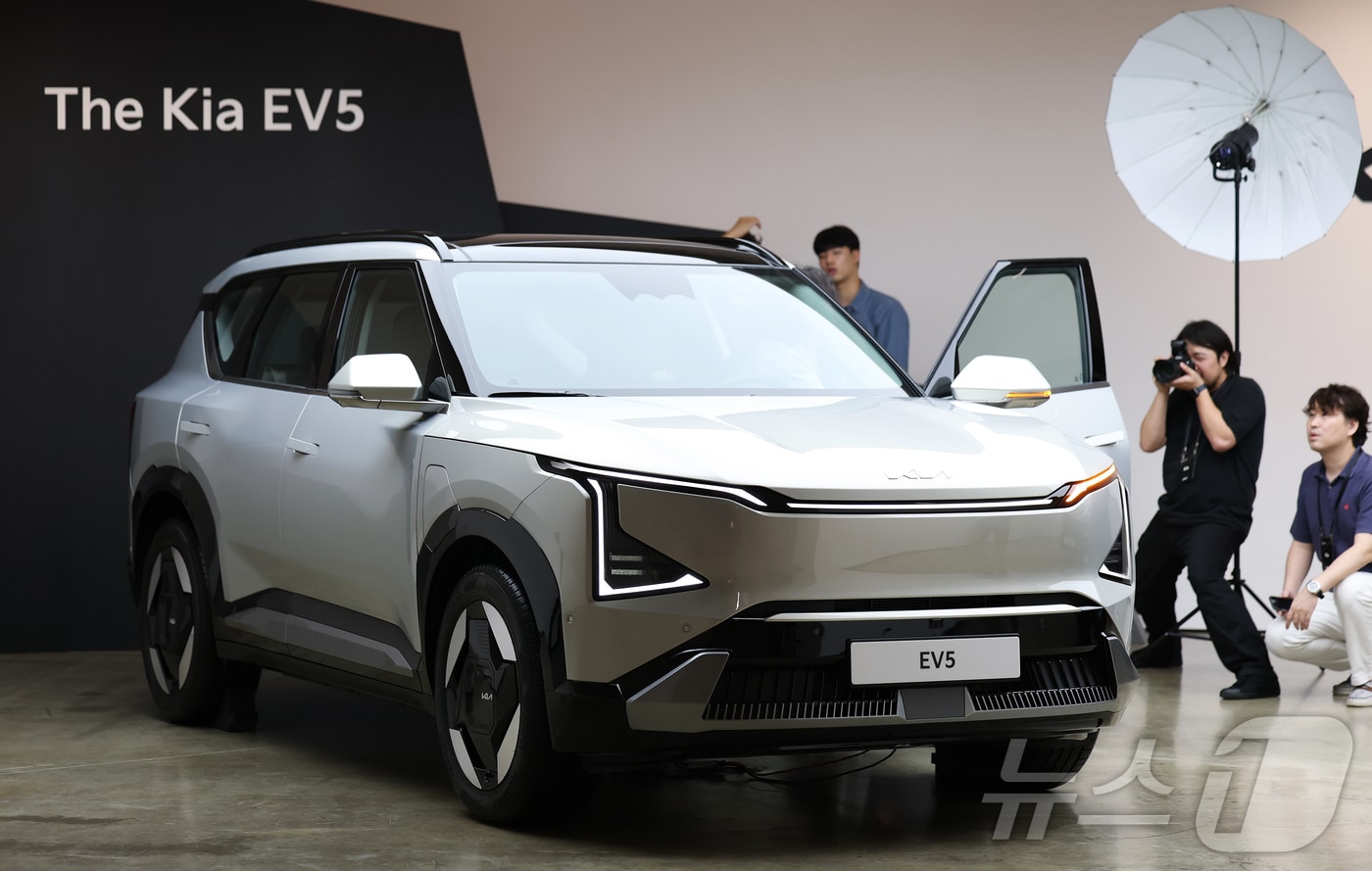 South Korea’s EV market tops 200,000 units as Tesla and Chinese brands press forward — Hyundai and Kia brace to defend home turf | News1