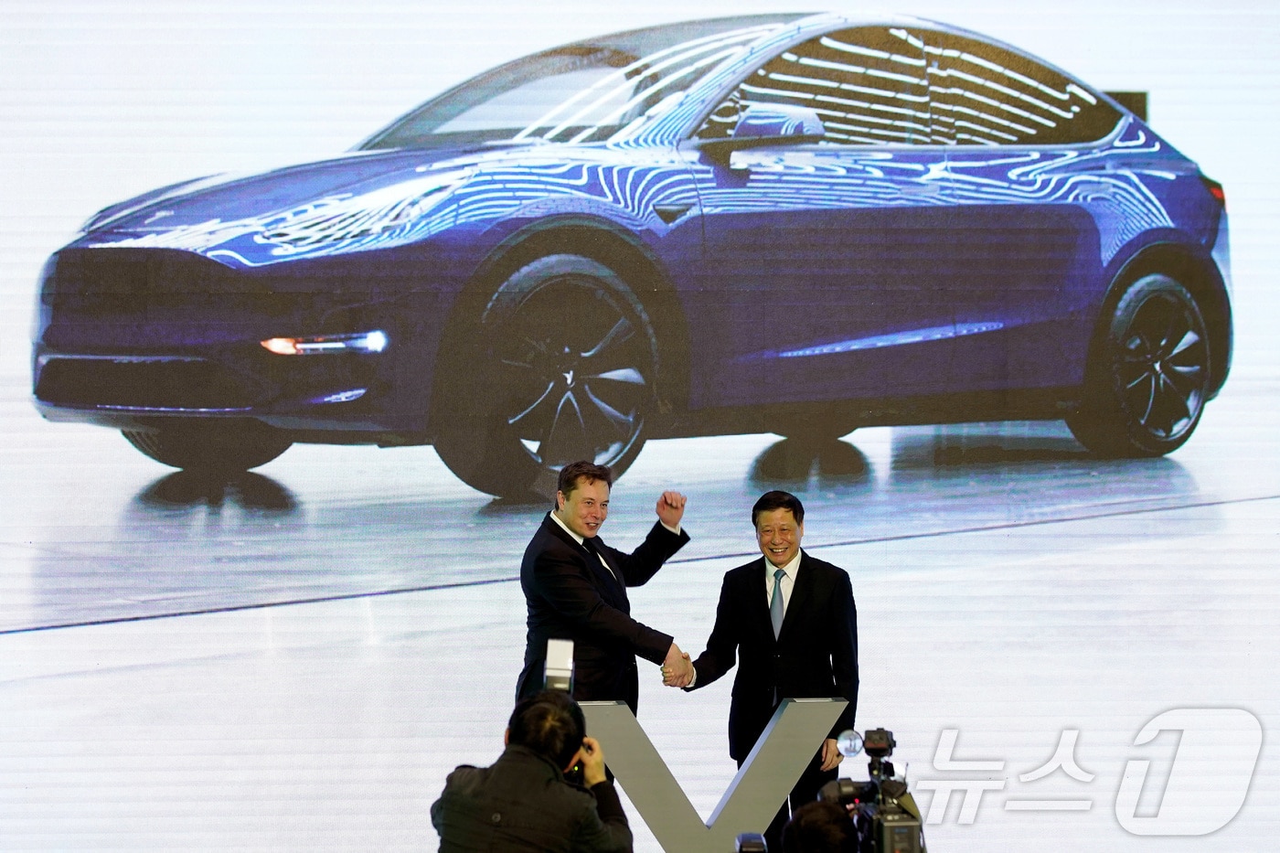 Zeekr launches electric SUV in China — local outlets ask whether Tesla should be worried | News1