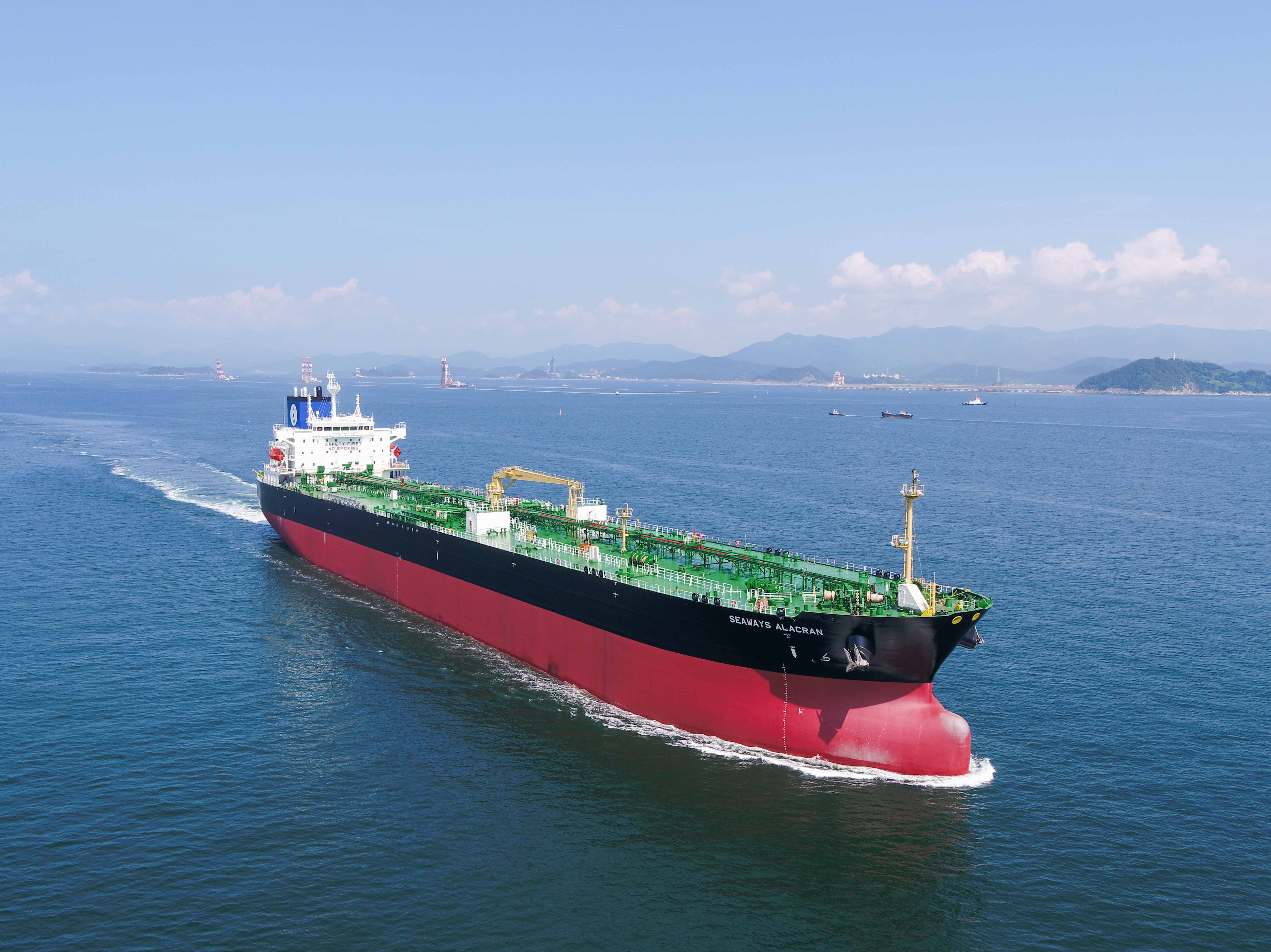 케이조선이 건조한 7만4000톤(t)급 석유화학제품 운반선. /케이조선 제공