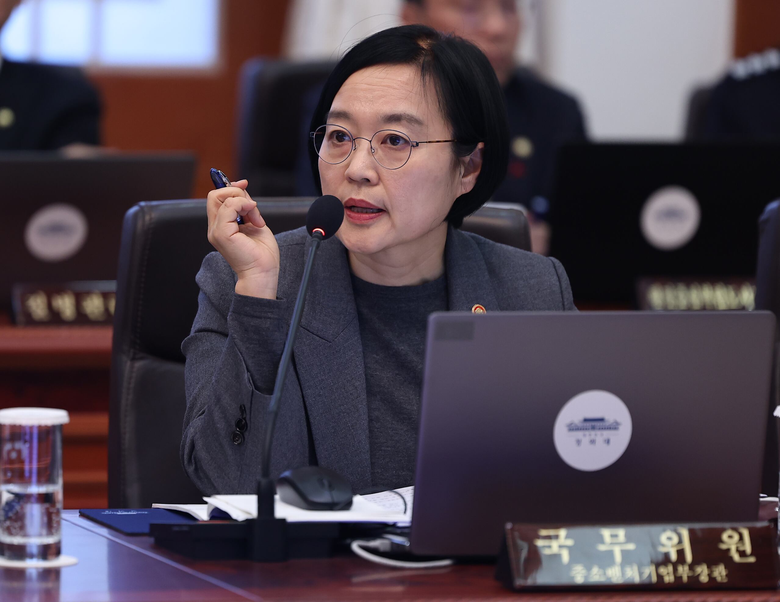 한성숙 중소벤처기업부 장관이 청와대에서 열린 국무회의에서 발언을 하고 있다./뉴스1