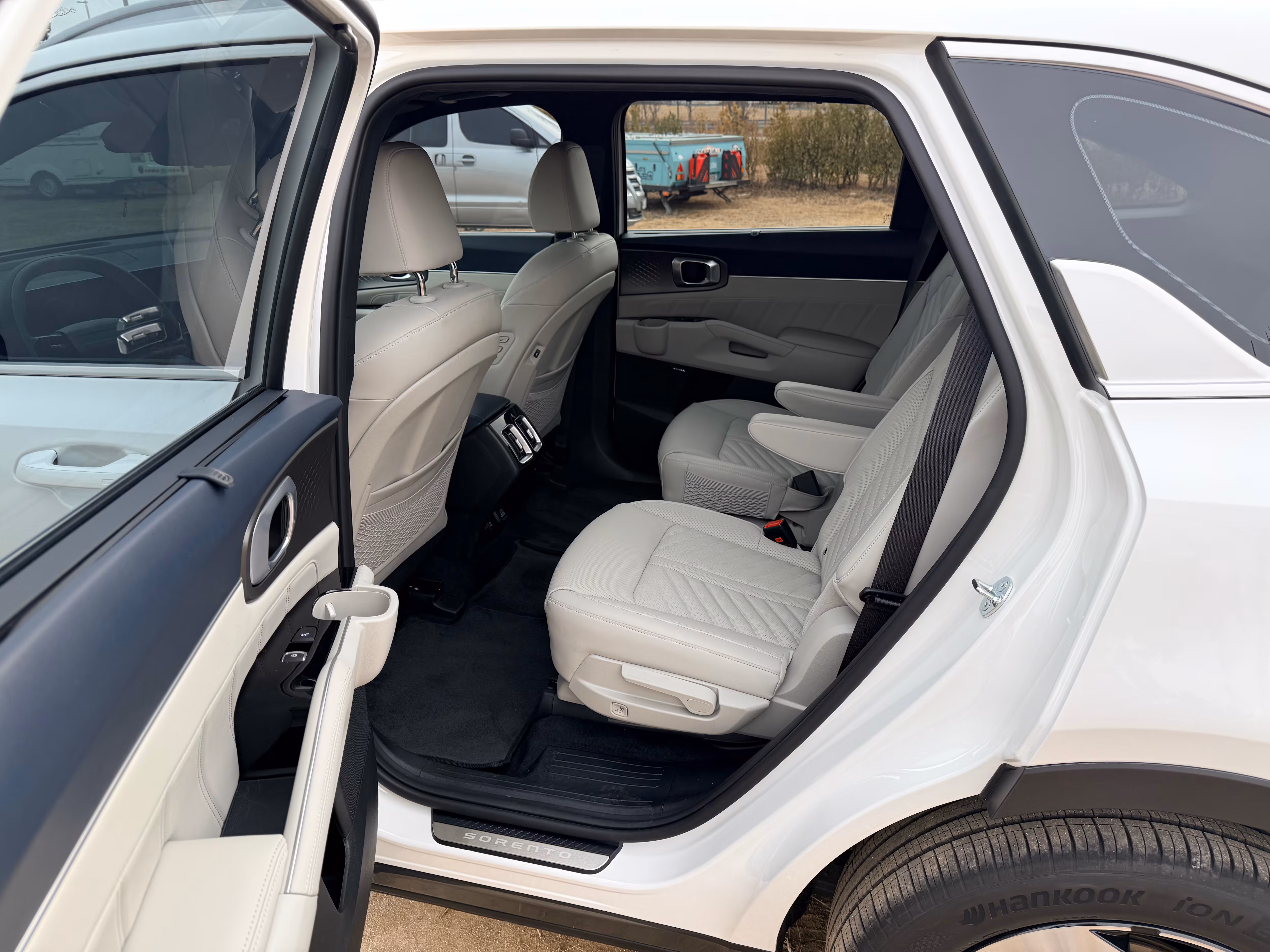 기아의 2026년형 ‘쏘렌토 1.6 가솔린 터보 하이브리드’ 2열./이윤정 기자