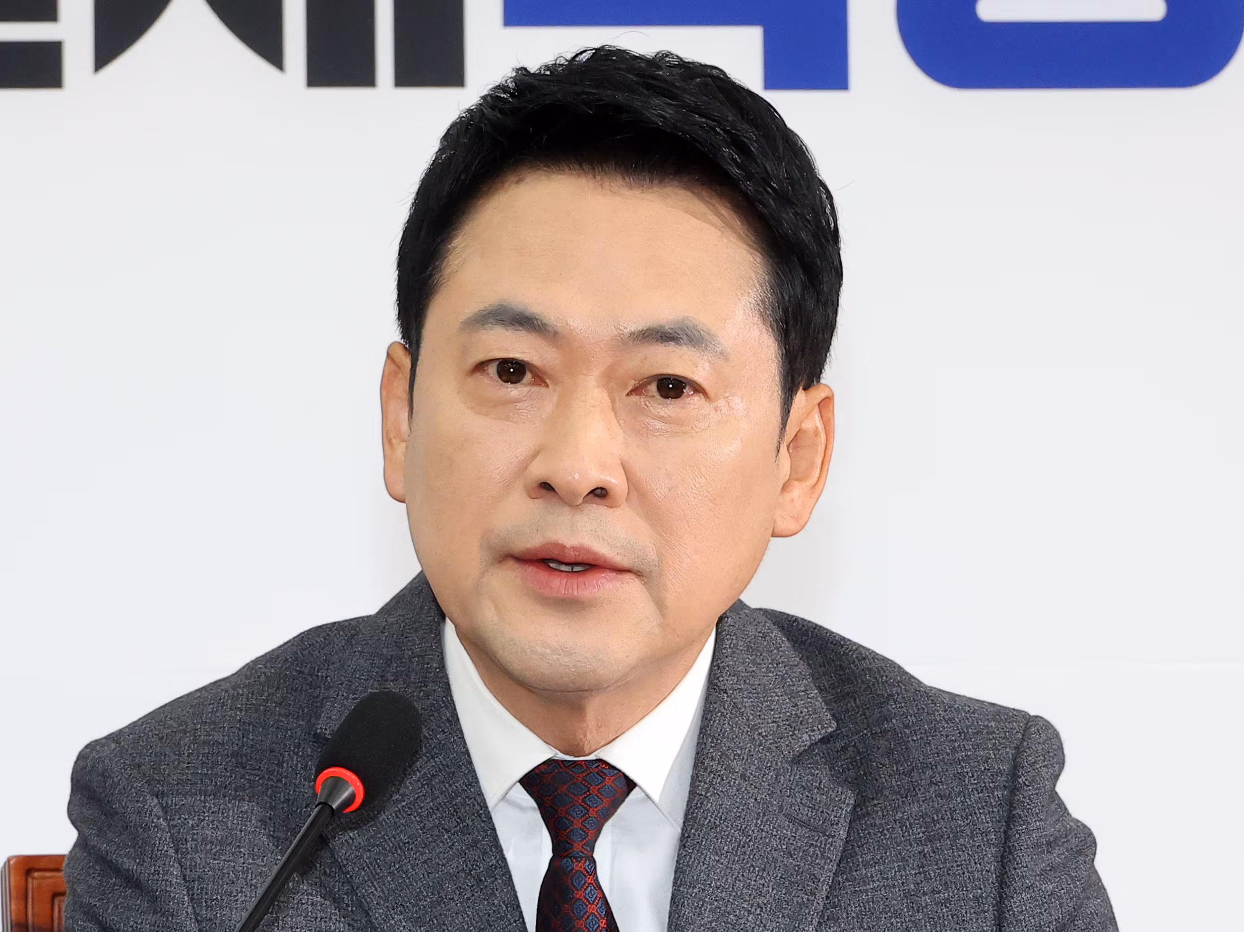 국민의힘 장동혁 대표가 26일 국회에서 열린 최고위원회의에서 발언하고 있다./연합뉴스