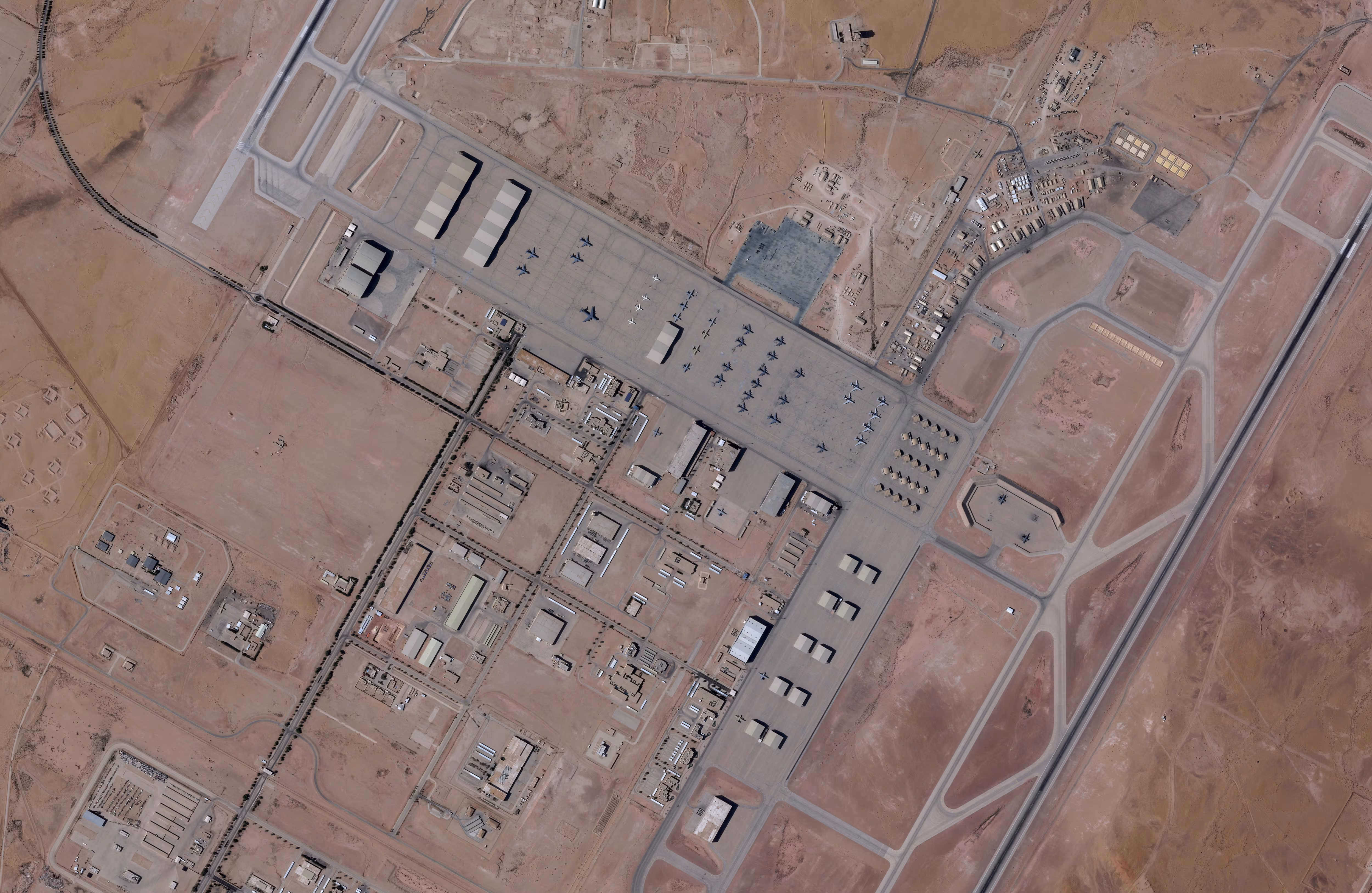 플래닛랩스 PBC가 전쟁 발발 전인 2월 21일 인공위성으로 촬영한 사우디아라비아 프린스술탄 미국 공군기지 모습/연합뉴스