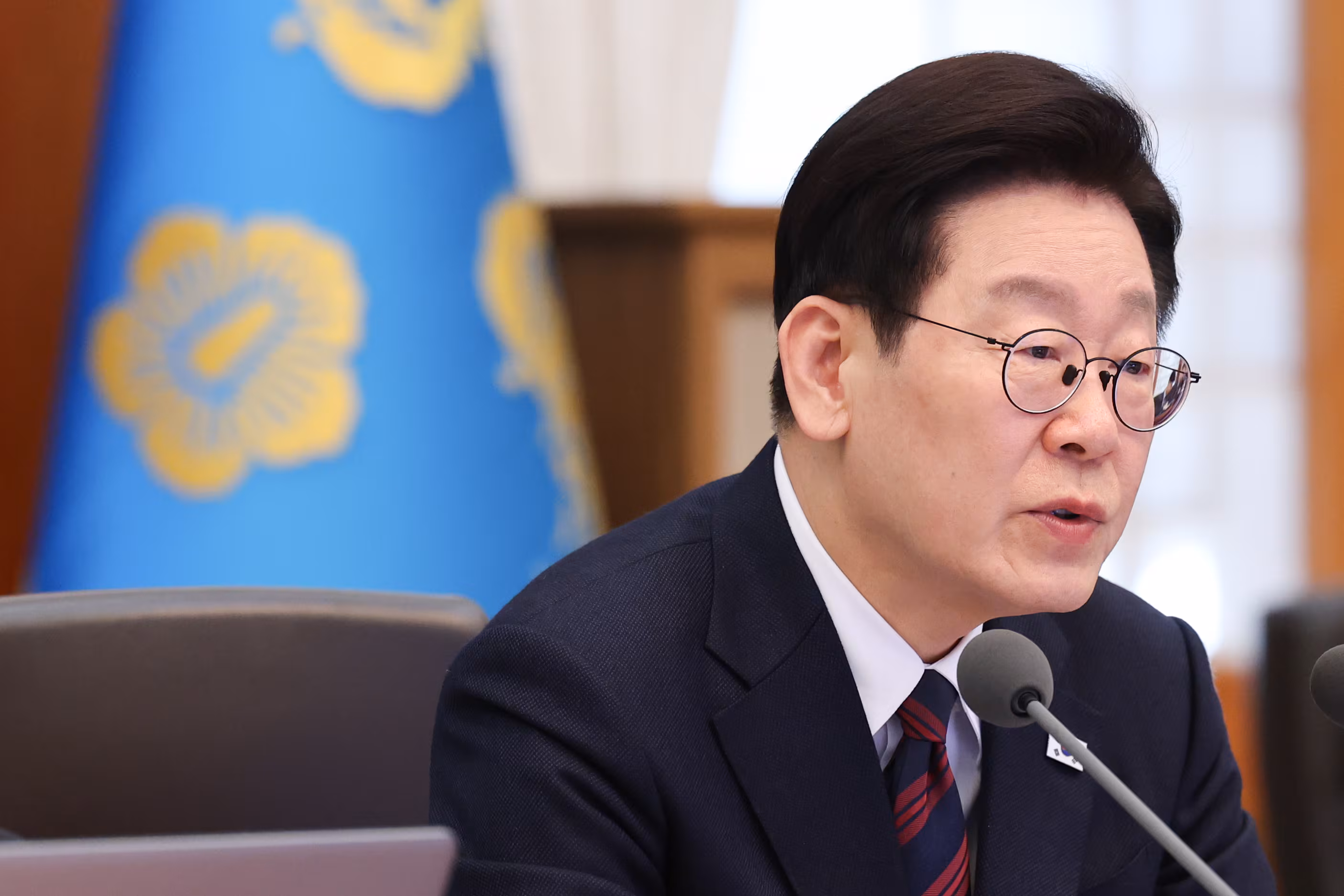 이재명 대통령이 지난 19일 청와대에서 열린 수석보좌관회의에서 발언을 하고 있다. /뉴스1