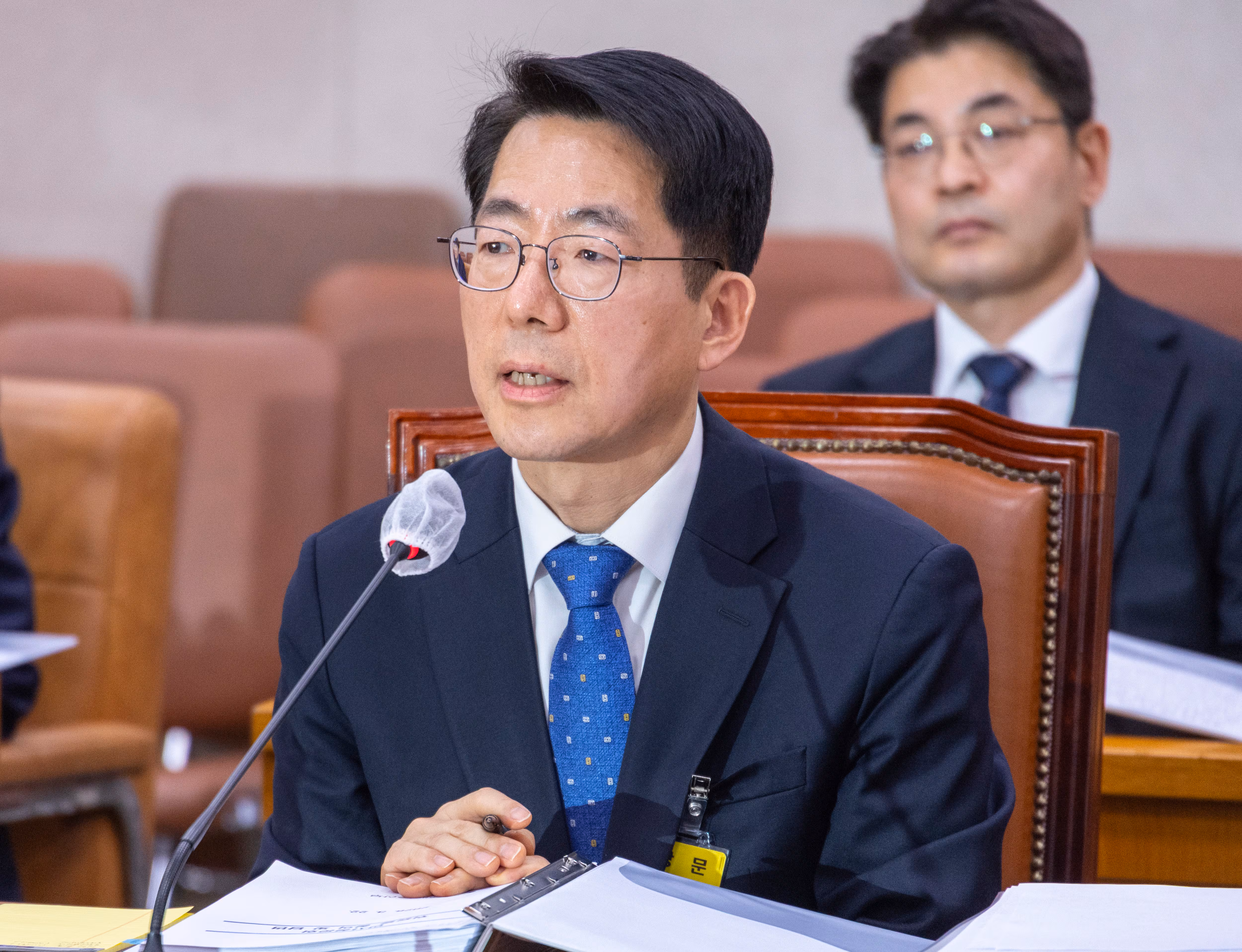 황종우 해양수산부 장관 후보자가 23일 국회 농림축산식품해양위원회에서 열린 인사청문회에서 의원 질의에 답하고 있다. /연합뉴스