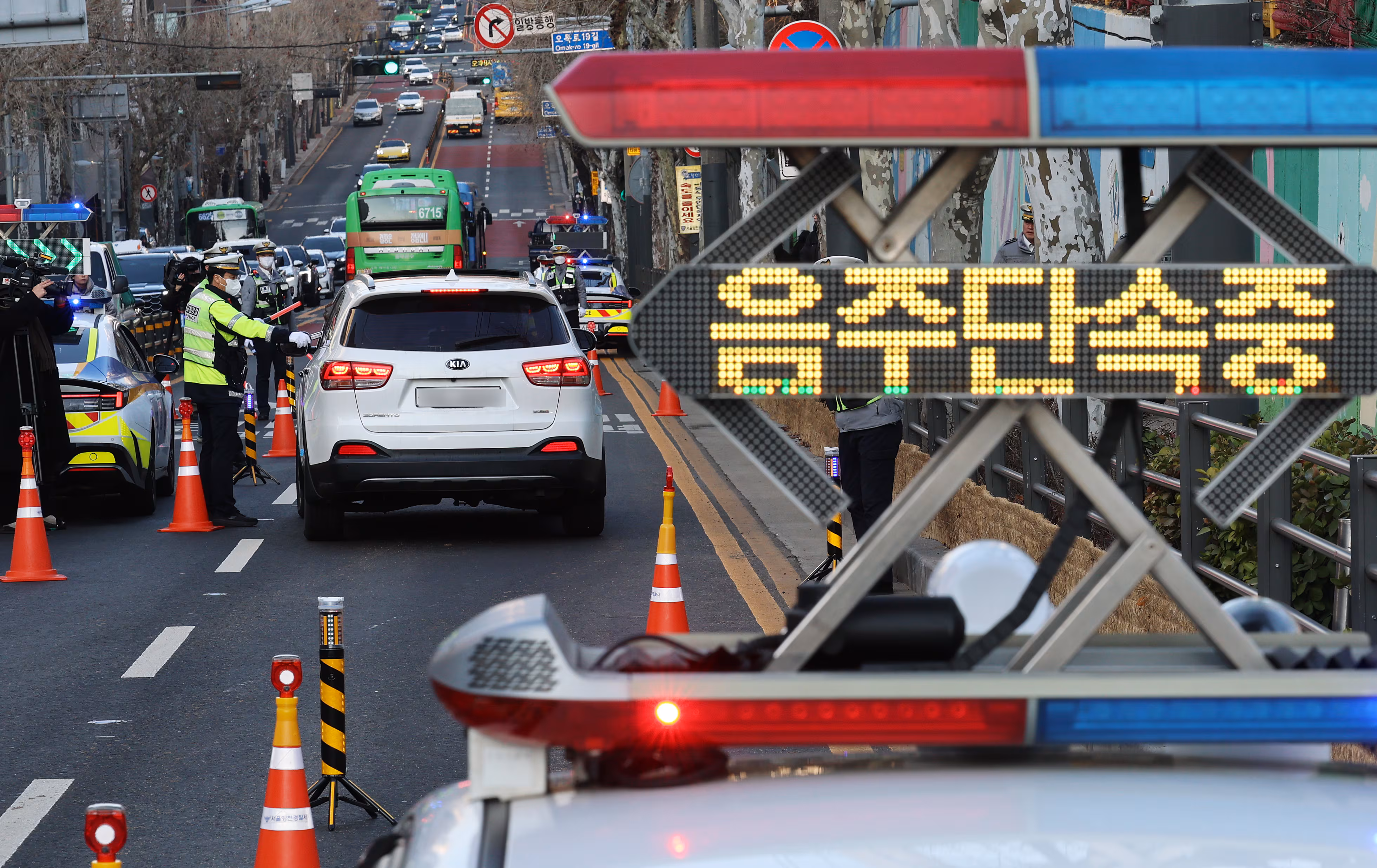 서울의 한 도로에서 실시 중인 음주운전 특별 단속 모습. 해당 사진은 기사 내용과 무관. /뉴스1