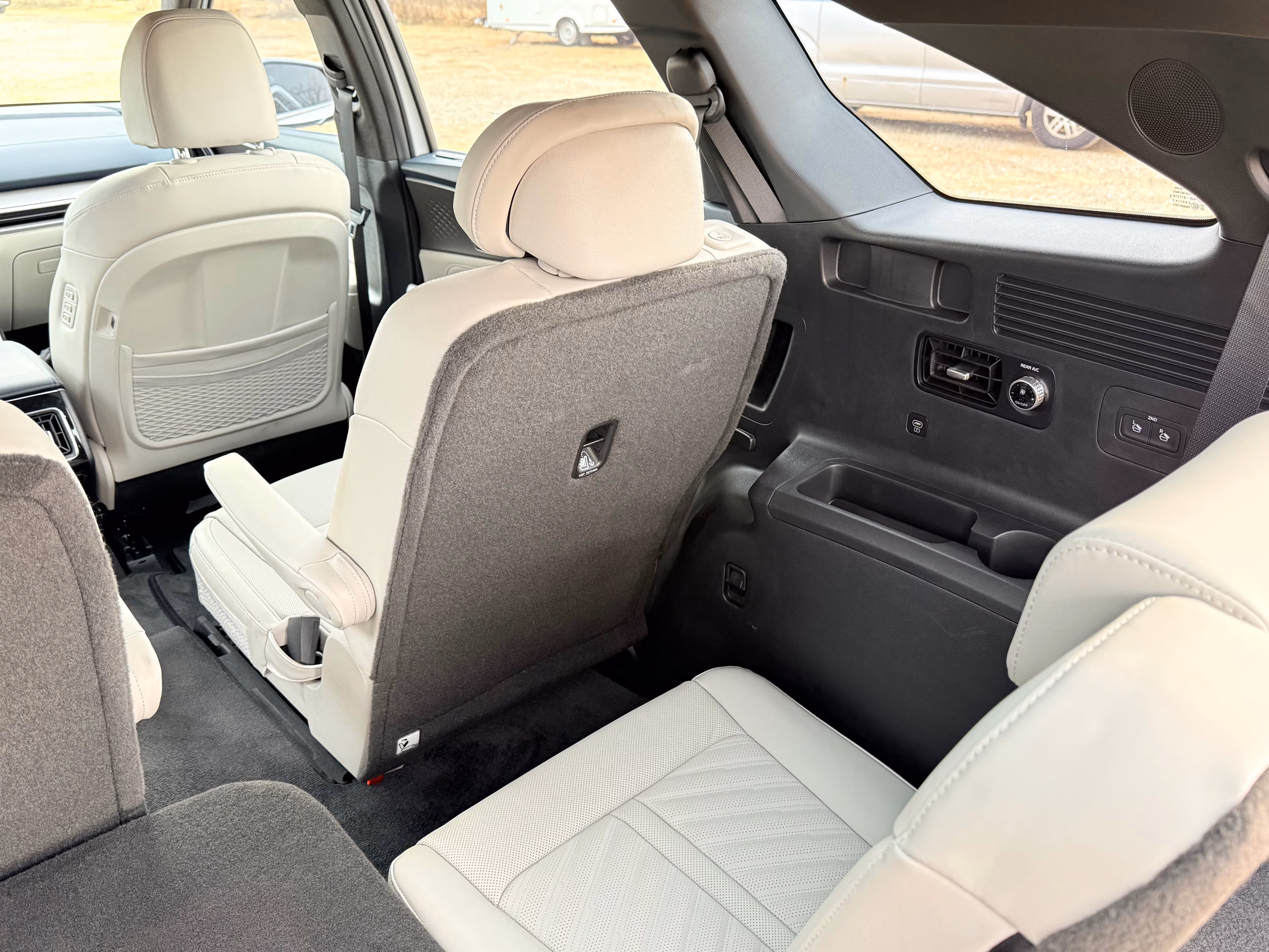 기아의 2026년형 ‘쏘렌토 1.6 가솔린 터보 하이브리드’ 3열./이윤정 기자