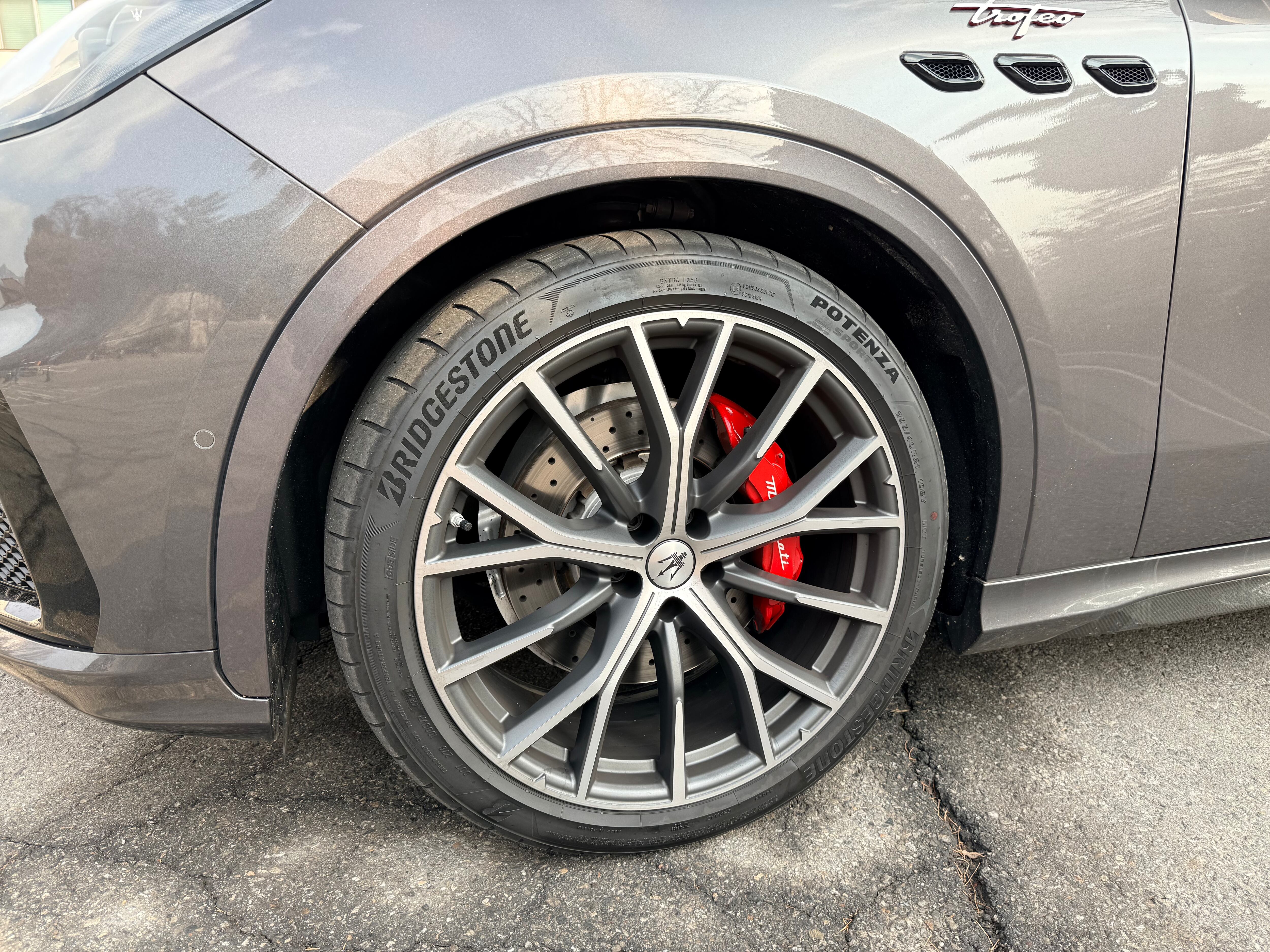 마세라티 중형 SUV, 그레칼레 트로페오의 휠./이윤정 기자