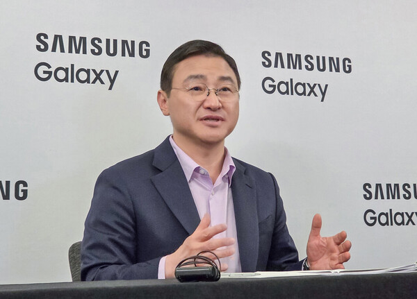 노태문 삼성전자 대표이사 겸 디바이스경험(DX) 부문장(사장)이 2월 25일(현지시각) 미국 샌프란시스코에서 '삼성 갤럭시 언팩 2026' 행사 직후 국내 기자간담회를 진행하고 있다. / 삼성전자