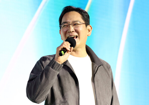 이재용 삼성전자 회장이 2025년 10월 30일 오후 서울 강남구 코엑스 K-POP 광장에서 열린 지포스 게이머 페스티벌에서 발언하고 있다. / 뉴스1