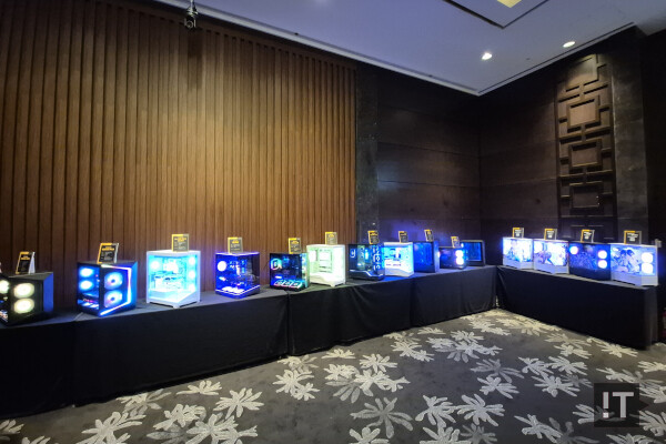 한미마이크로닉스의 주요 케이스 신제품들 / 권용만 기자