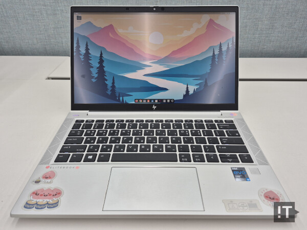 우분투 25.10을 설치한 HP 엘리트북 830 G8 노트북 PC / 권용만 기자