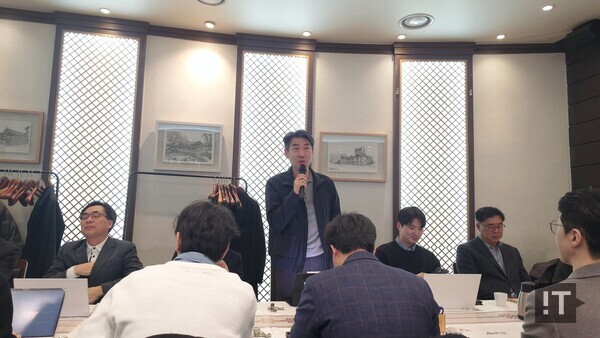 김덕일 딜라이브 대표가 10일 케이블TV방송협회 간담회에서 발언하고 있다. / 변인호 기자