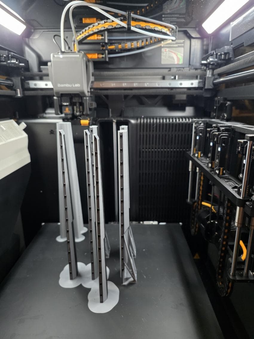 06bcdb27eae639aa658084e54487746e0155a749a4eff36853356da423c9c087708650eda59e4050893116d5