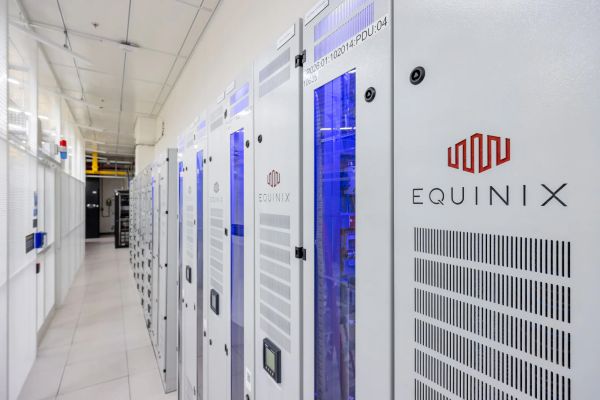 에퀴닉스가 데이터가 있는 곳에서 AI 추론이 이뤄지는 흐름에 맞춰 분산형 AI 허브로 기업 수요 공략에 나섰다. [사진: 에퀴닉스]