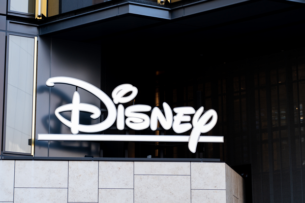 디즈니가 AI 협력 파트에서 변화를 맞이해 전략에 대한 불확실성이 커지고 있다. [사진: 셔터스톡]