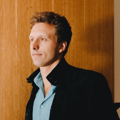 줄리엔 벡트 파트너. [사진: 줄리엔 벡트 X 계정]