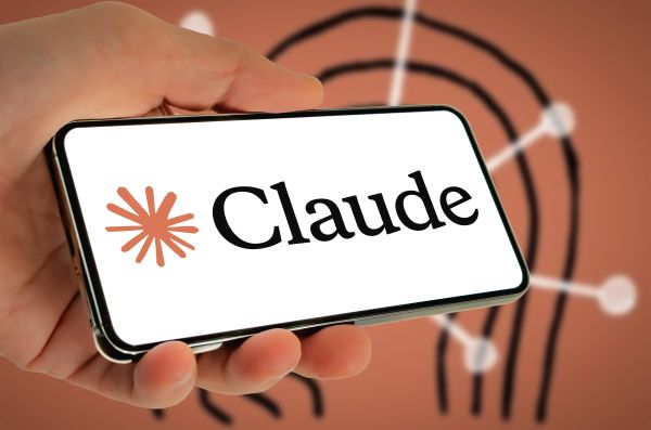  클로드가 장애로 멈추면서 개발자들이 직접 코딩해야 하는 상황이 벌어졌다. [사진: 셔터스톡]