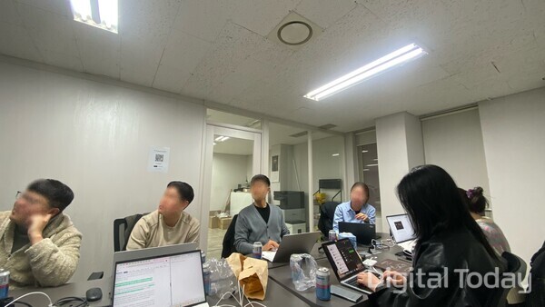 17일 서울 강남구 팝업스튜디오 사옥에서 진행된 기자 바이브코딩 러너톤 현장. [사진: 디지털투데이 손슬기 기자]