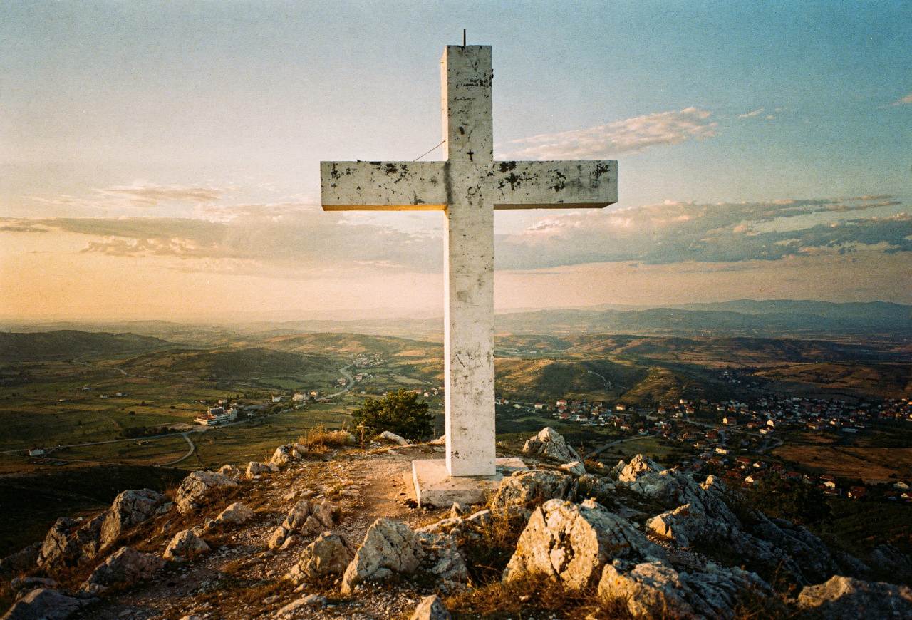 Cross Mountain / AI-generated image to aid understanding of the article