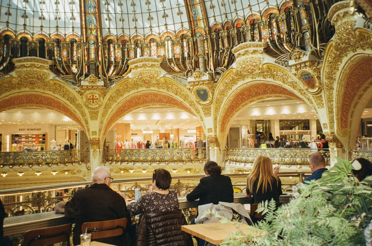 &nbsp;   A Paris department store with a 100-year history / Photo: unsplash@Elena Jiang