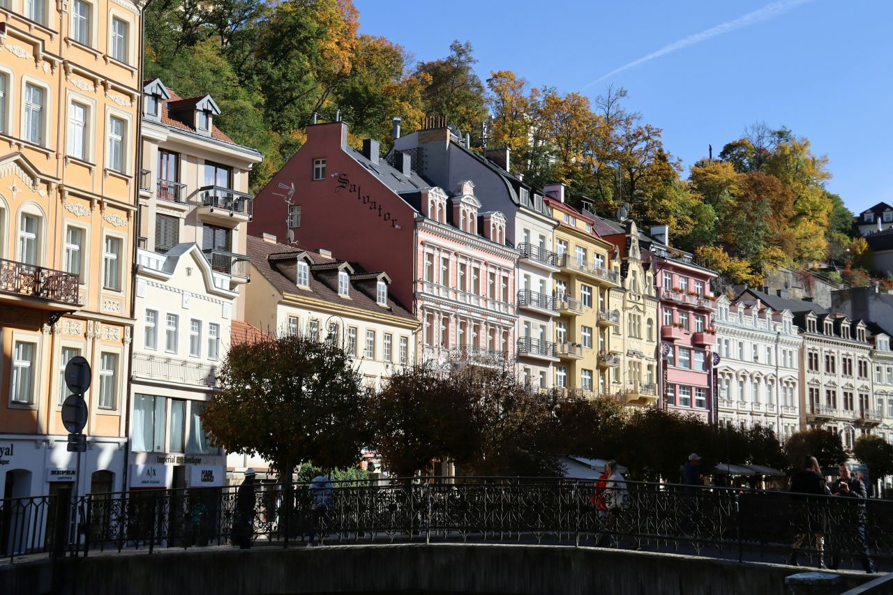 Karlovy Vary, Czech Republic / photo=unsplash@Shalev Cohen
