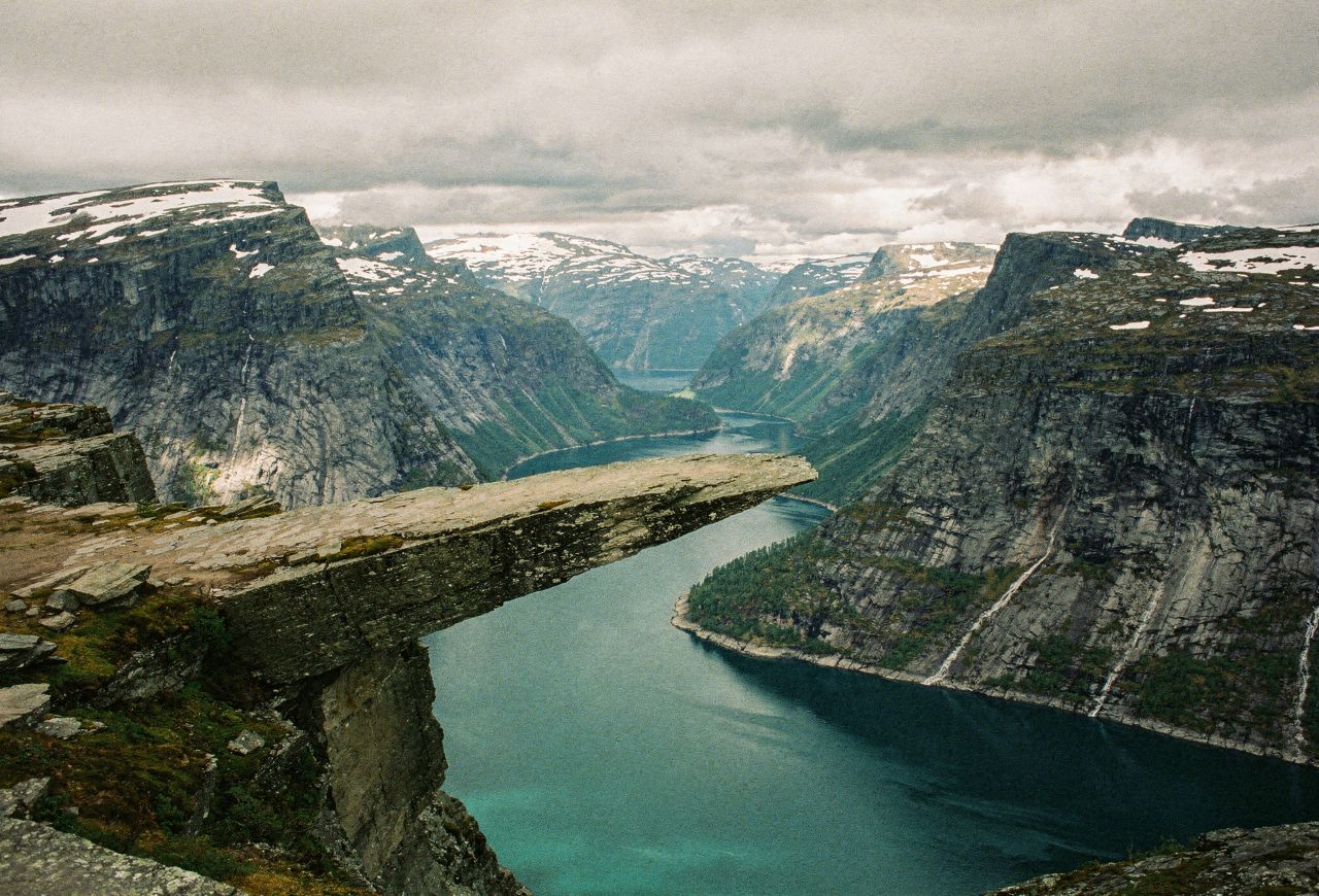Trolltunga / Designed by Freepik