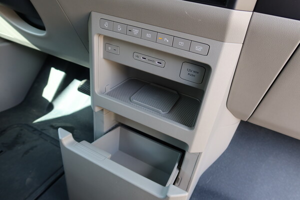 기아 PV5 패신저 1열 수납공간 [오두환 기자]