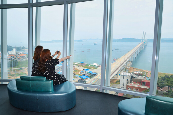 Yeongmok Port Observatory. (Photo: Taean County Office)