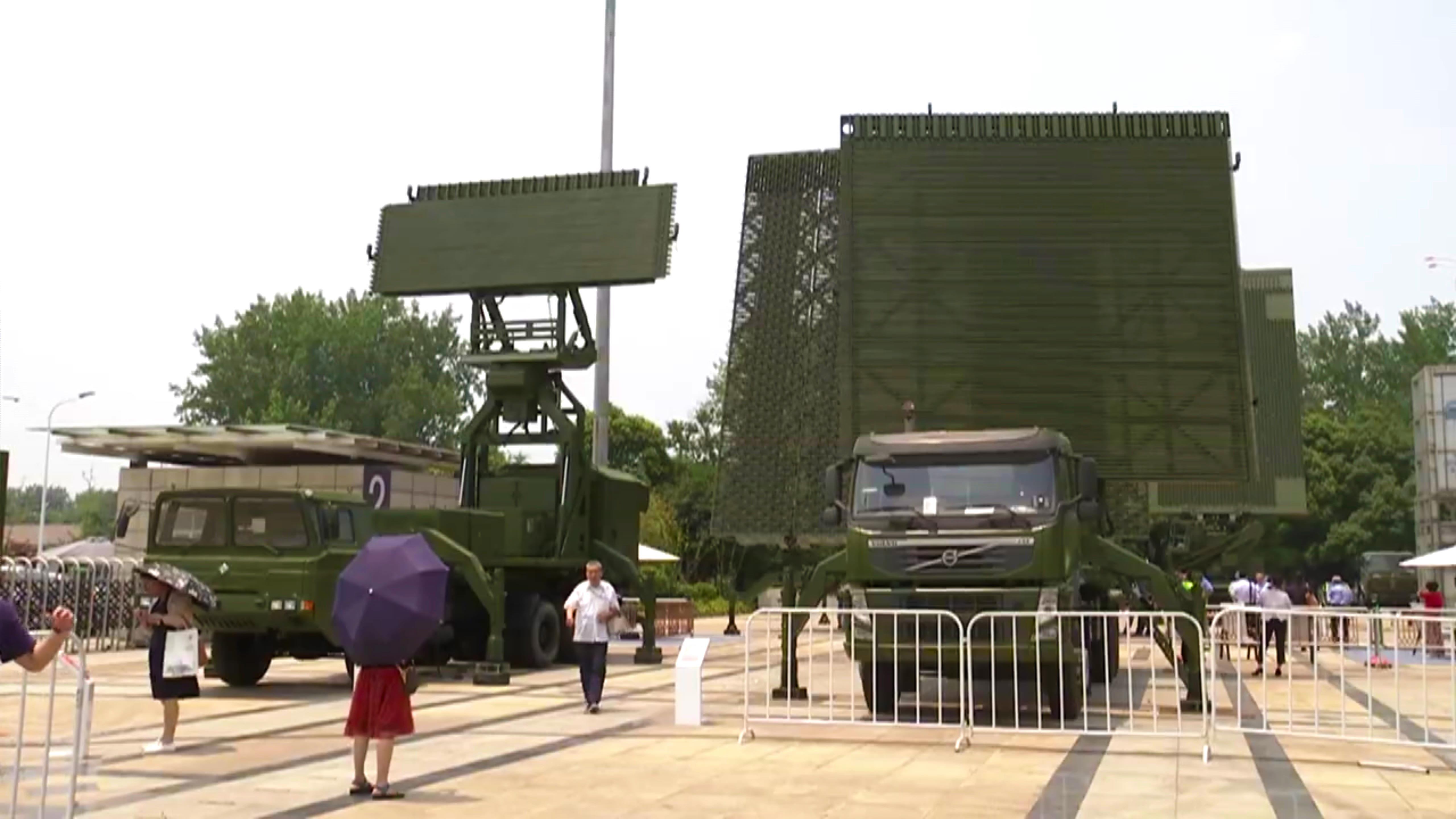 The Eighth World Radar Expo is underway at Nanjing International Exhibition  Center, in Nanjing City, east China's Jiangsu Province. The radar type YLC- 8B integrates the traditional detection method of mechanical scanning with