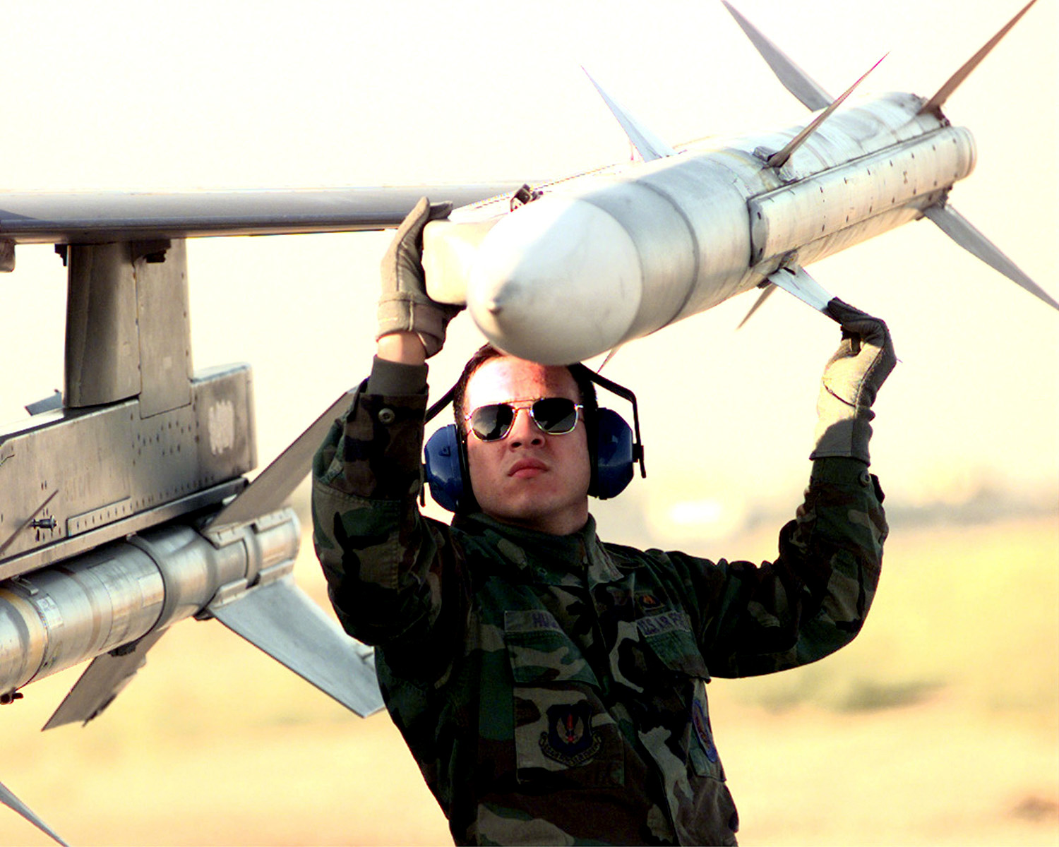 AIM-120 암람 - 위키백과, 우리 모두의 백과사전