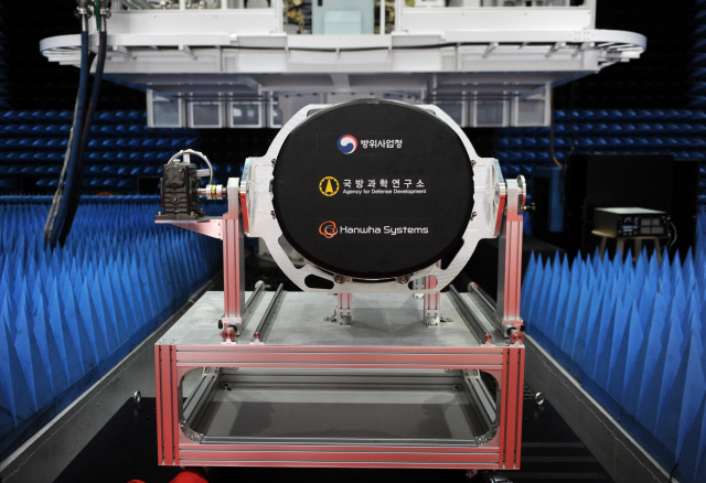 美기술이전 거부했지만…토종 AESA 레이더 4년만에 시제품 출고 | 서울경제