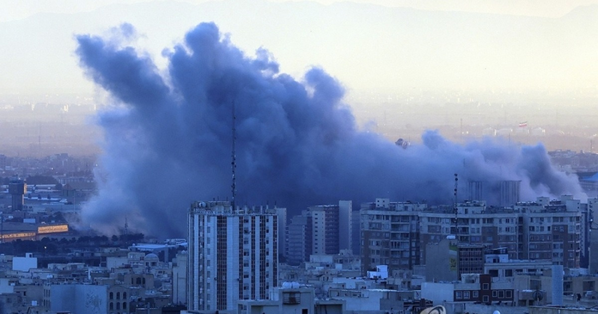 미국의 이란 공습 예측으로 수익률 390%…미국서 내부자 거래 '의혹'
