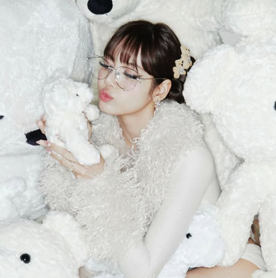 Lisa SNS