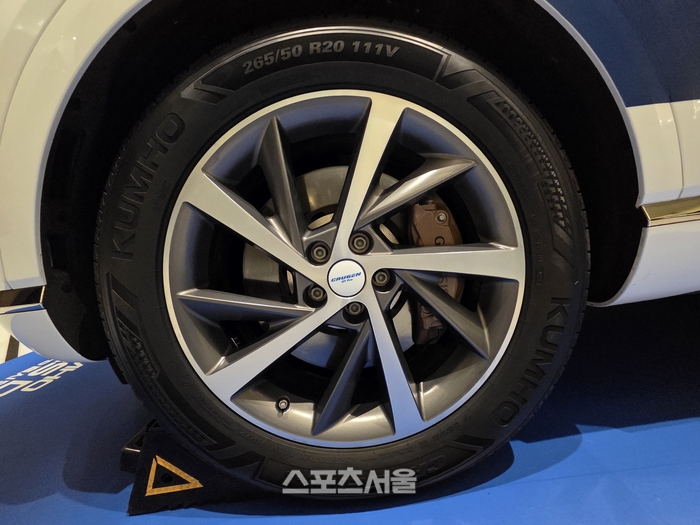 금호타이어가 17일 서울 그랜드하얏트에서 SUV 전용 프리미엄 타이어 신제품 ‘크루젠 GT Pro(CRUGEN GT Pro)’ 공식 출시 기자회견을 열었다. 사진 | 원성윤 기자 socool@sportsseoul.com