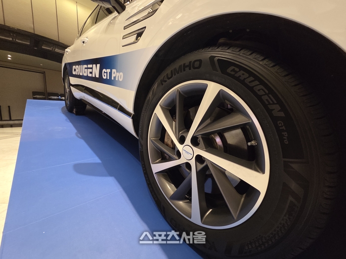 금호타이어가 17일 서울 그랜드하얏트에서 SUV 전용 프리미엄 타이어 신제품 ‘크루젠 GT Pro(CRUGEN GT Pro)’ 공식 출시 기자회견을 열었다. 사진 | 원성윤 기자 socool@sportsseoul.com