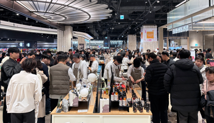 Discover the Unique Flavors of 은하수 막걸리: Limited-Time Popup Store at 신세계백화점!
