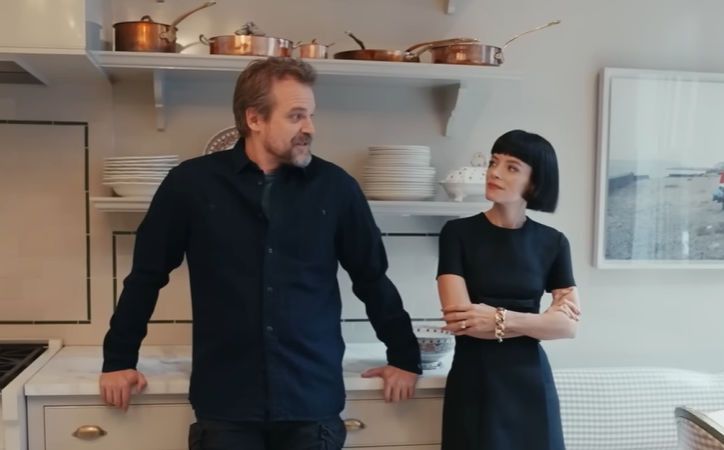 David Harbour & Lily Allen / Credit: YouTube