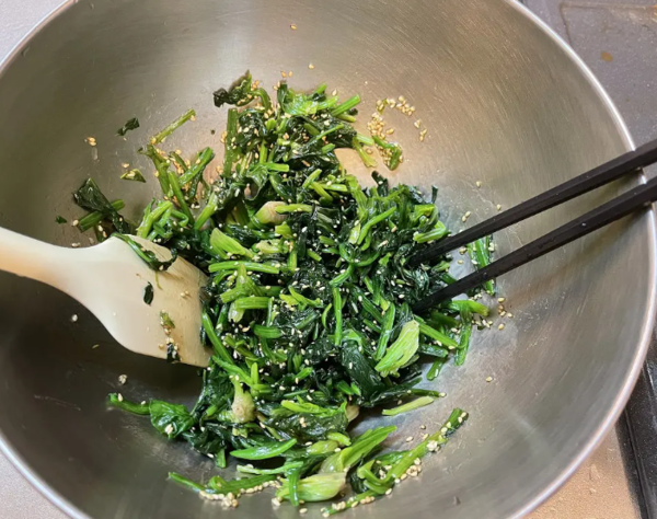 Mastering Spinach Salad: The Secret to Perfect Seasoning with Flavor Salt