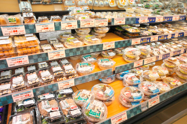 Is Discounted Sushi Safe? 5 Tips to Avoid Food Poisoning Risks